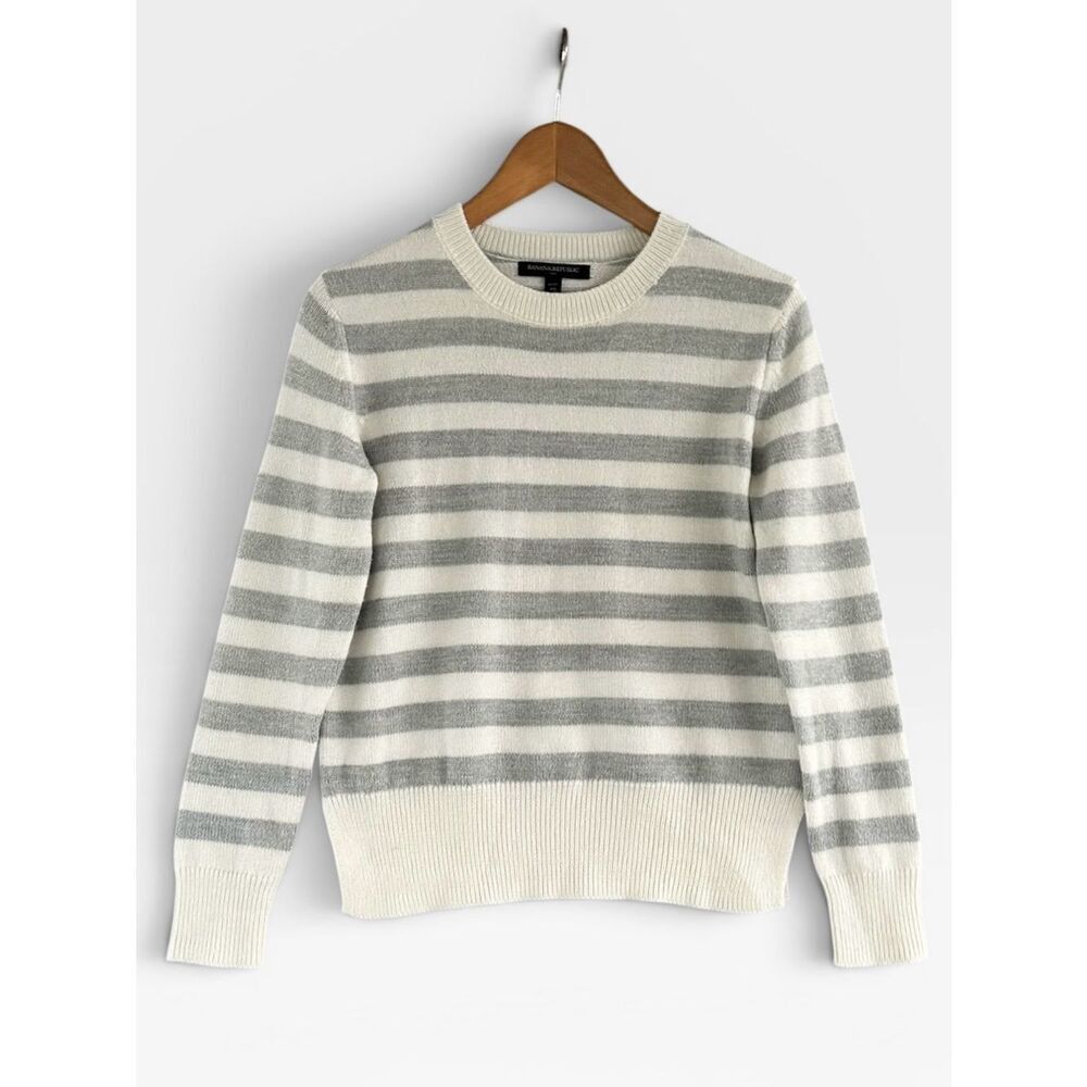 🎉5 for $45🎉 Banana Republic sweater pullover size XSP